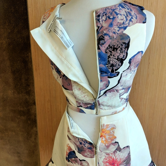 New! FINDERS KEEPERS 2-Piece Adorable Top & Skirt - Picture 4 of 13